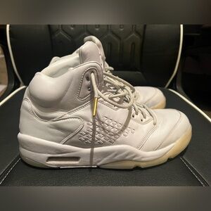 Jordan 5 Retro ‘Premium Pure Platinum’